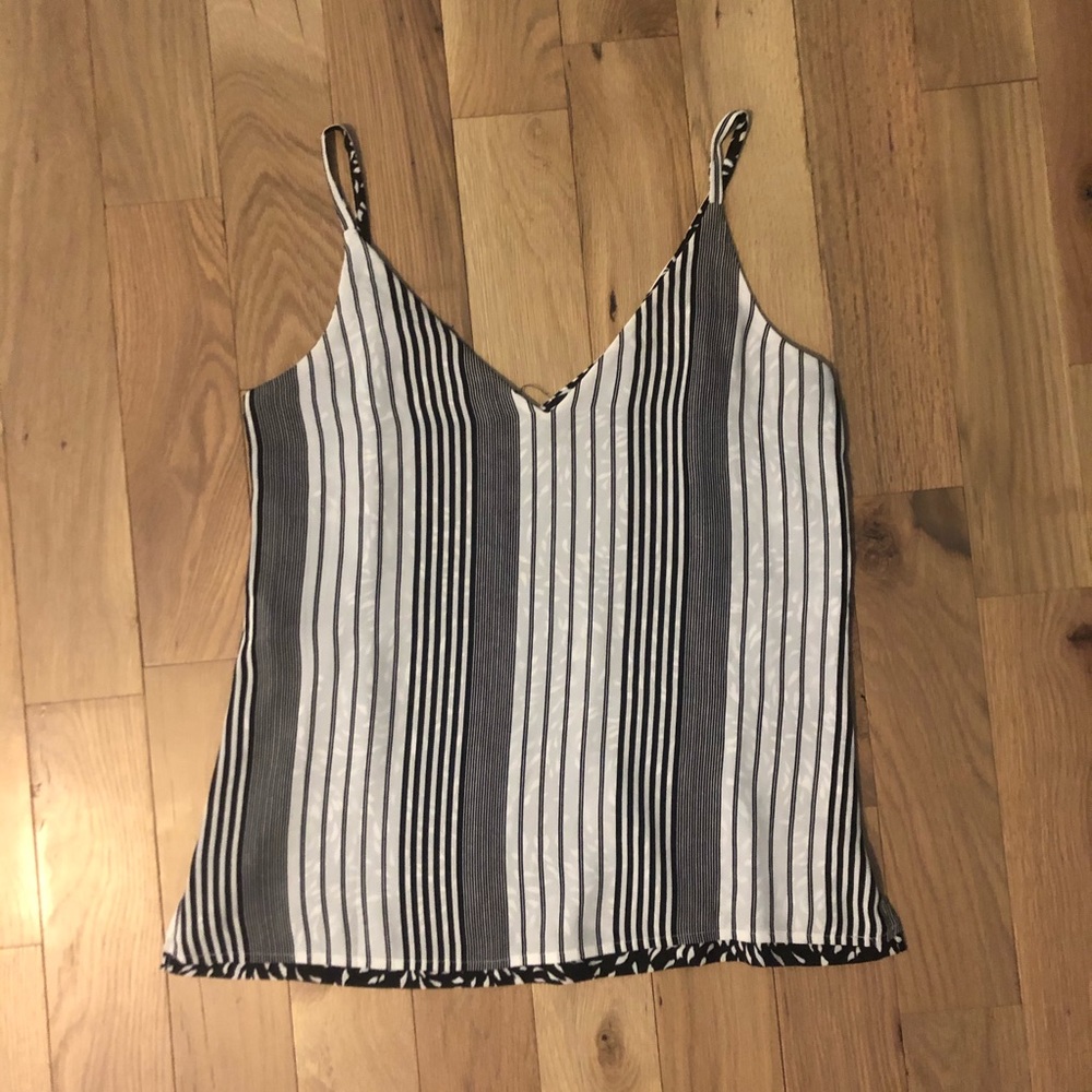Reversible Black & White Pattern Tank - Picture 2 of 2